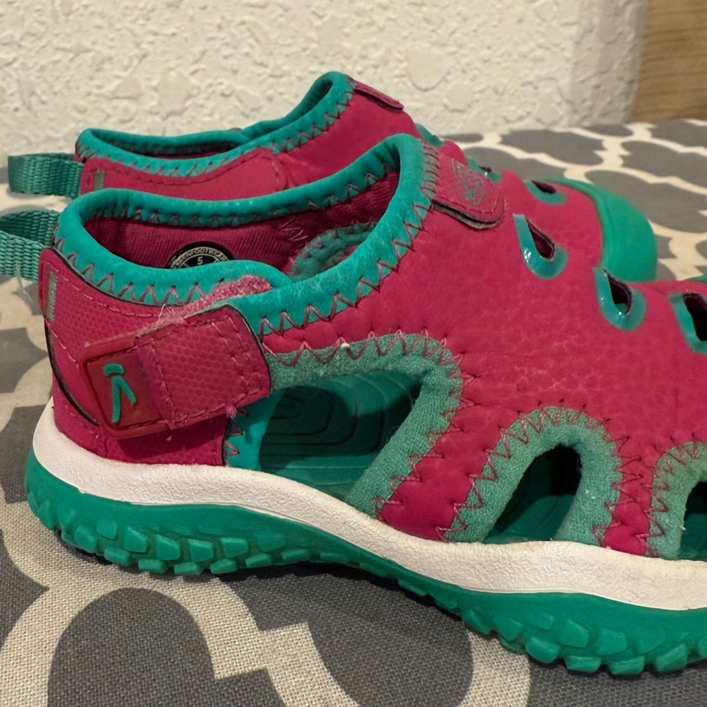 KEEN Stingray Sandal - Toddler size 5 in great condition. - Picture 5 of 5